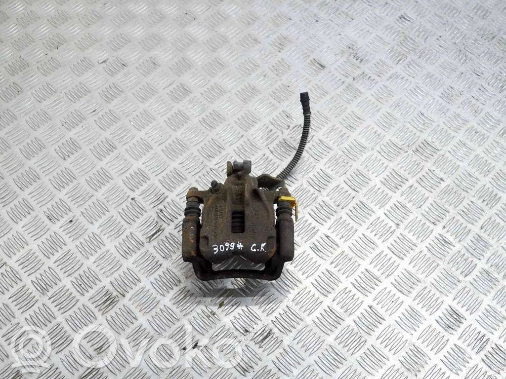 Opel Vivaro Tylny zacisk hamulcowy 