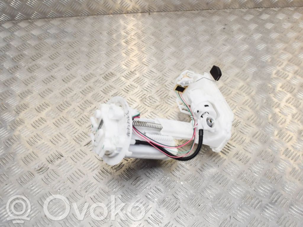 Toyota C-HR I Bomba interna de combustible 