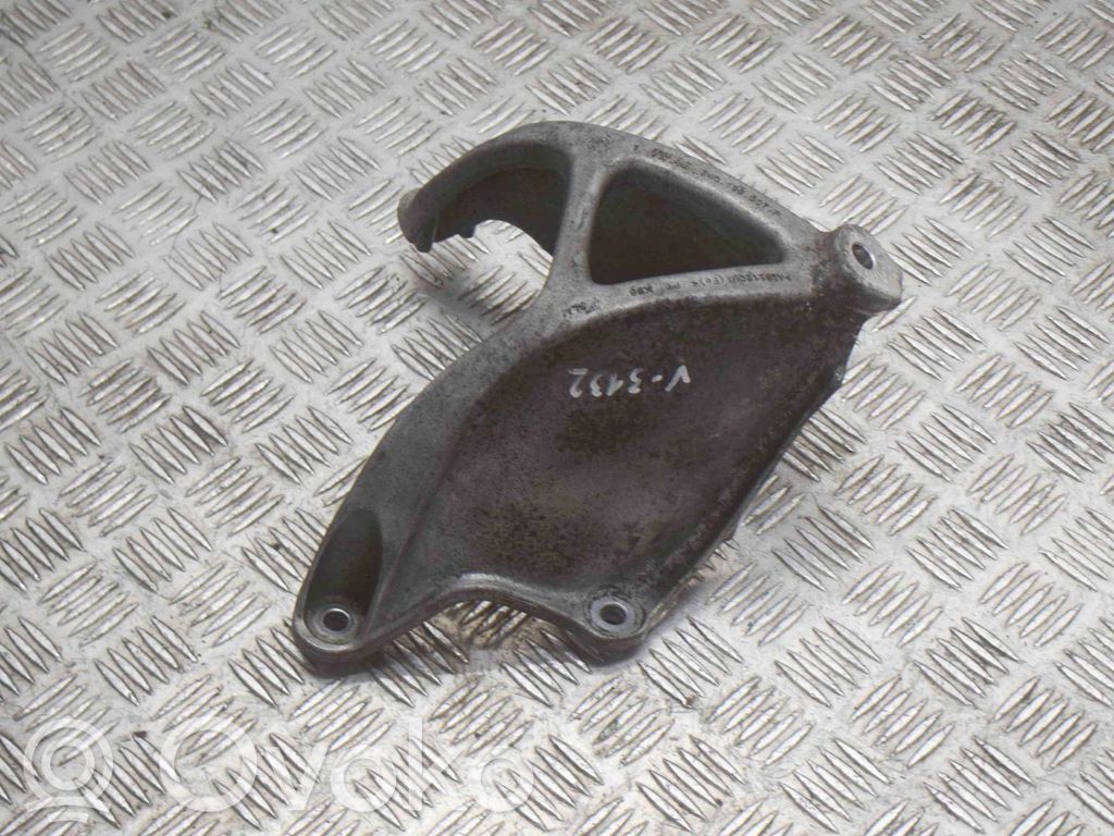 Engine mounting bracket   8W0199307F