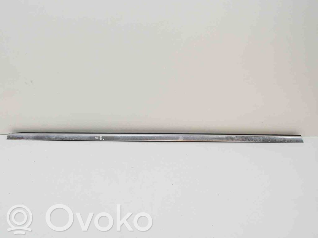 Mercedes-Benz A W176 Rivestimento modanatura del vetro della portiera posteriore