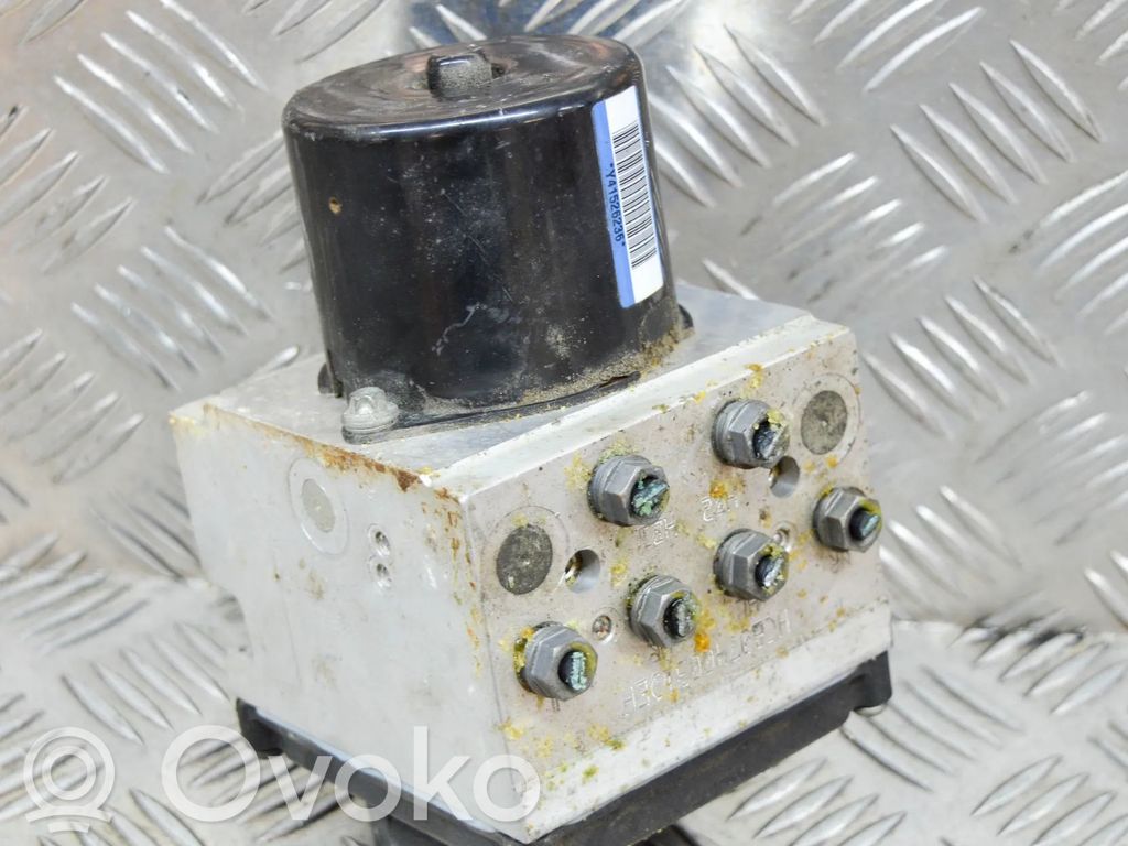 Volkswagen PASSAT B6 ABS Pump 