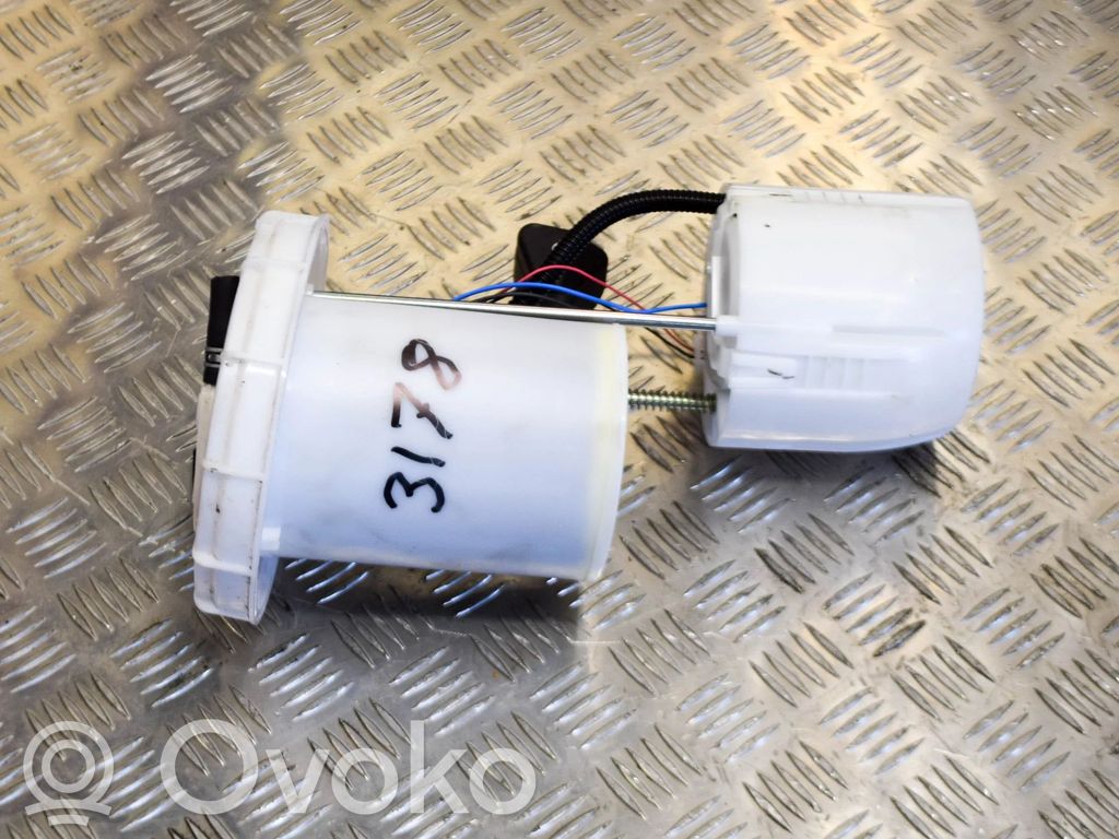 Toyota Yaris Bomba interna de combustible 