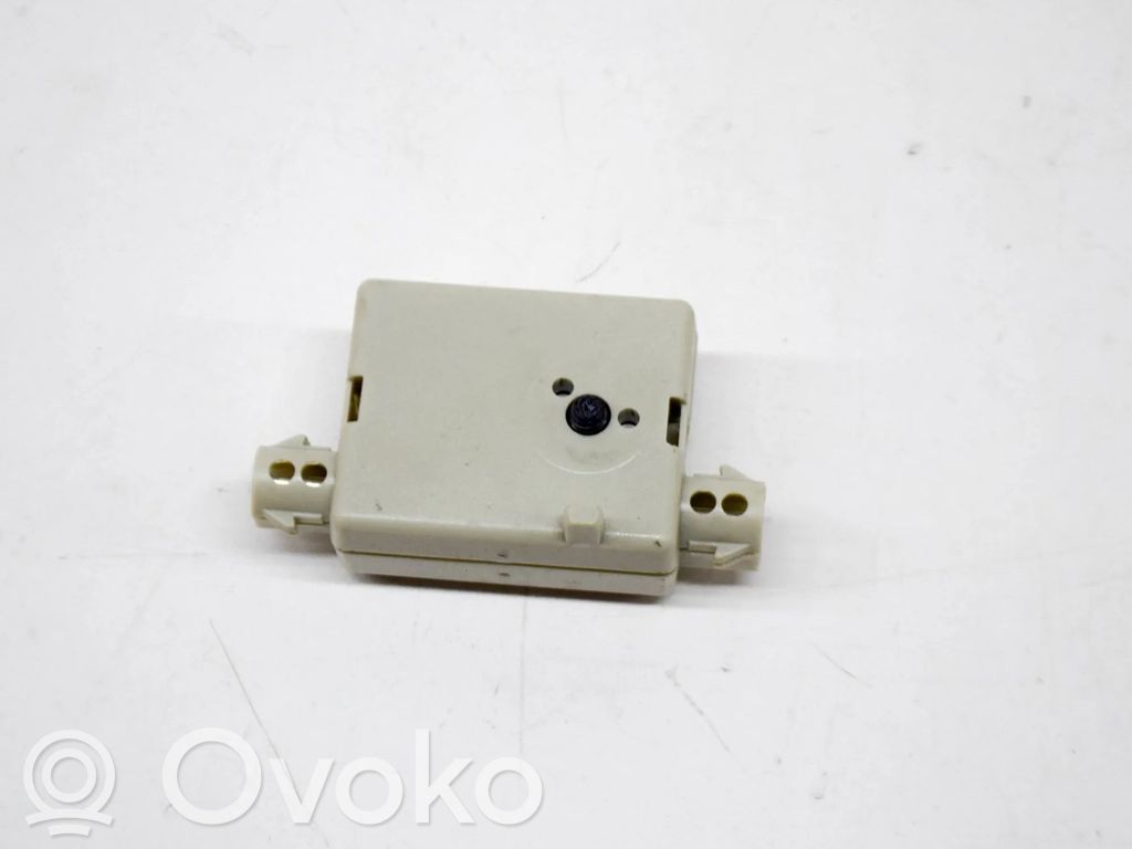 BMW 5 F10 F11 Amplificator antenă aeriană 