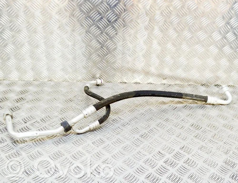 BMW i3 Ilmastointilaitteen putki (A/C) 