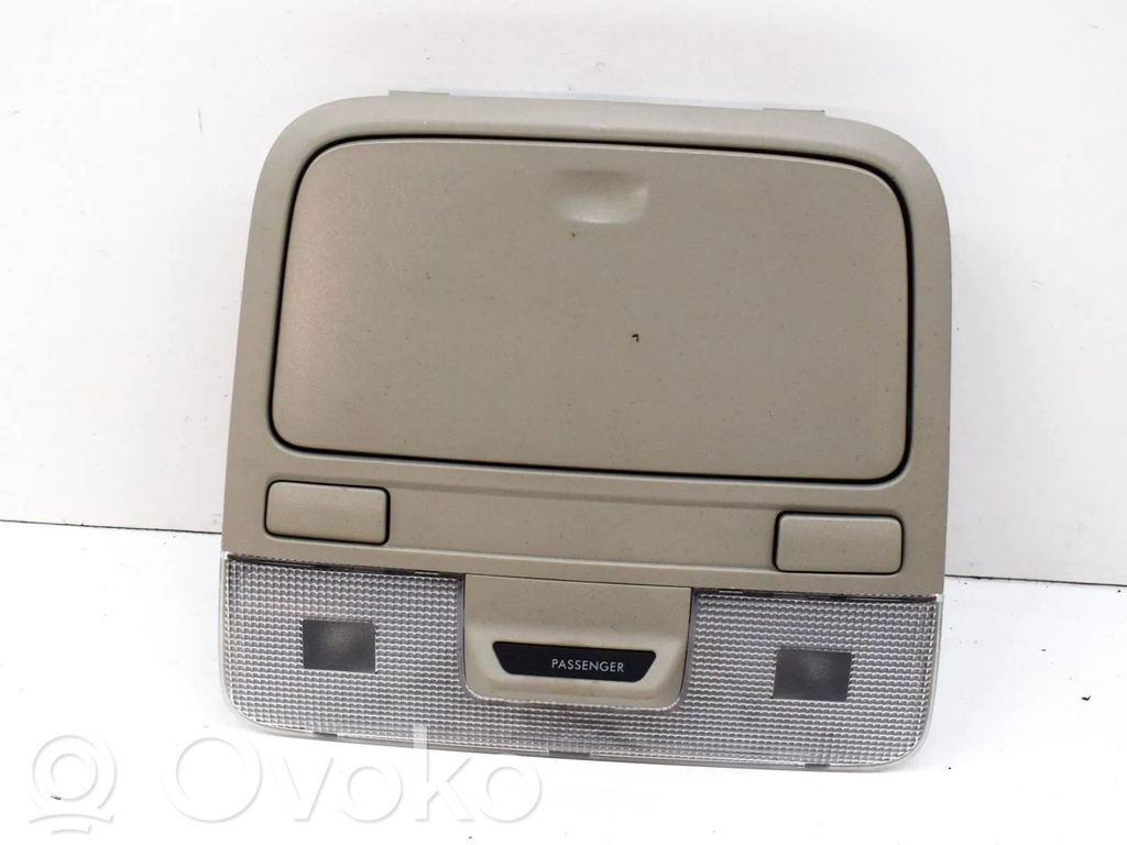 Subaru Outback Front seat light 