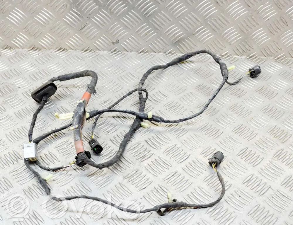 Cableado del sensor de aparcamiento (PDC)   4R8T15B484AD