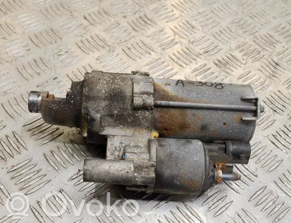 Audi A5 8T 8F Rozrusznik 