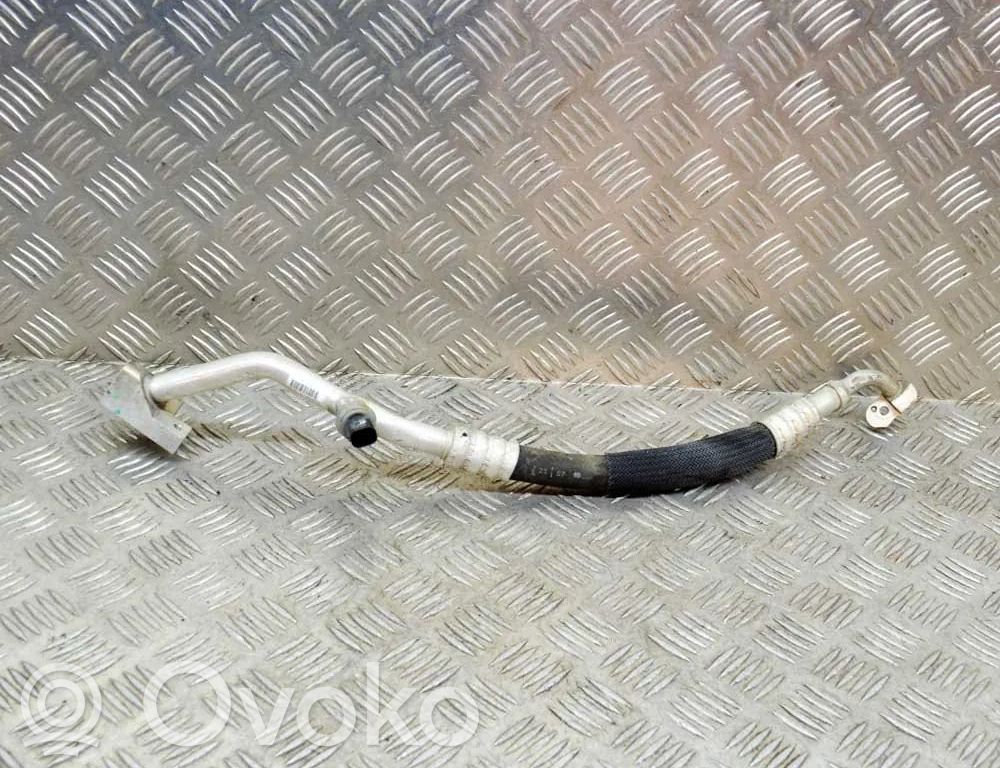 BMW i3 Ilmastointilaitteen putki (A/C) 