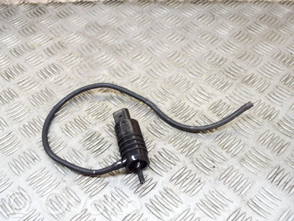 Tesla Model 3 Windscreen/windshield washer pump 