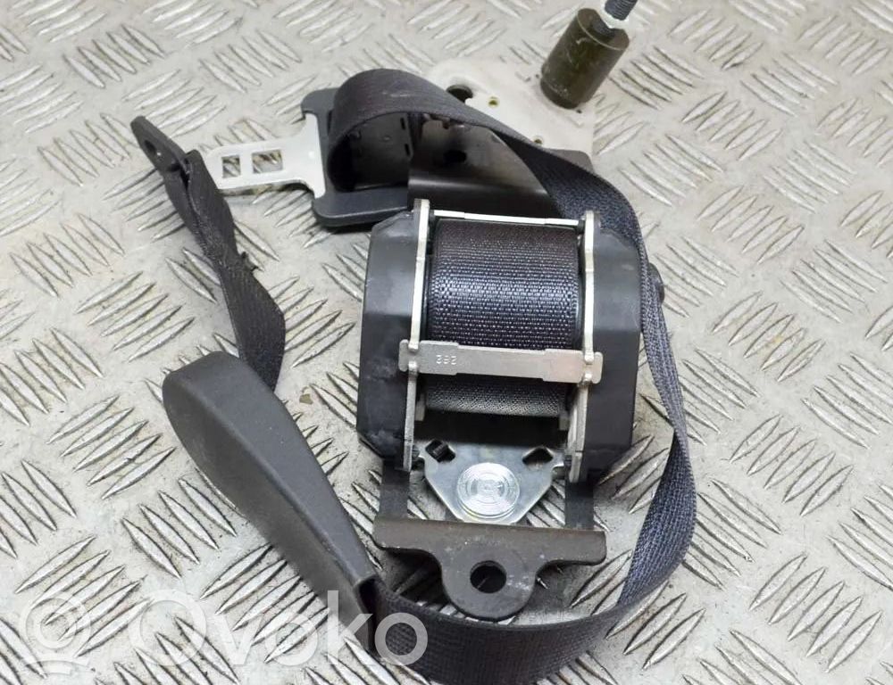 Cinturón trasero   FMVSS209,684400E