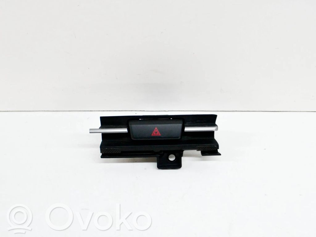 Mazda CX-3 Hazard light switch 