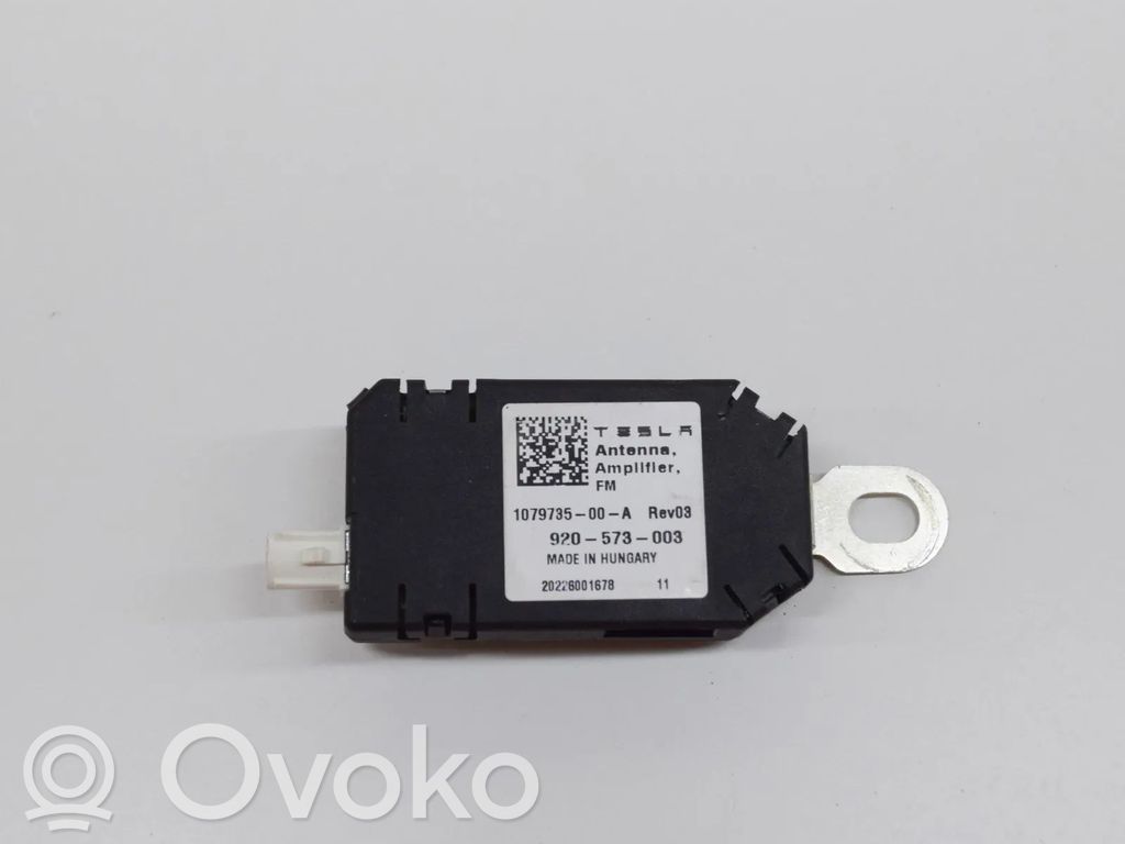 Tesla Model Y Усилитель антенны 