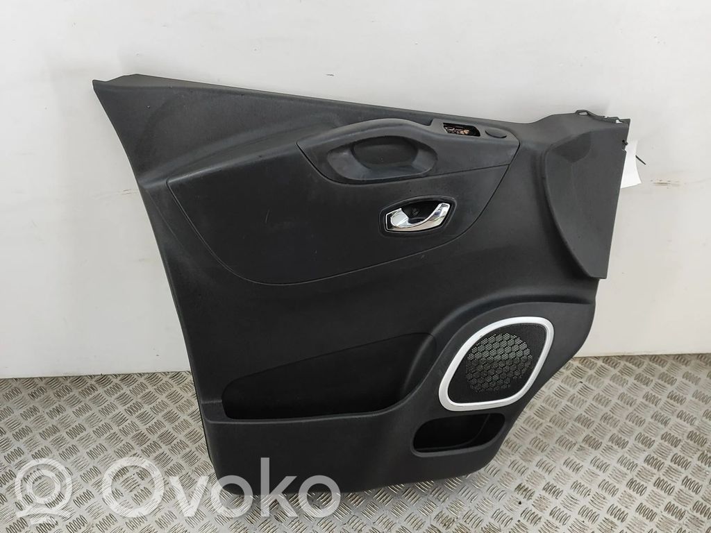 Opel Vivaro Boczki / Poszycie drzwi przednich 