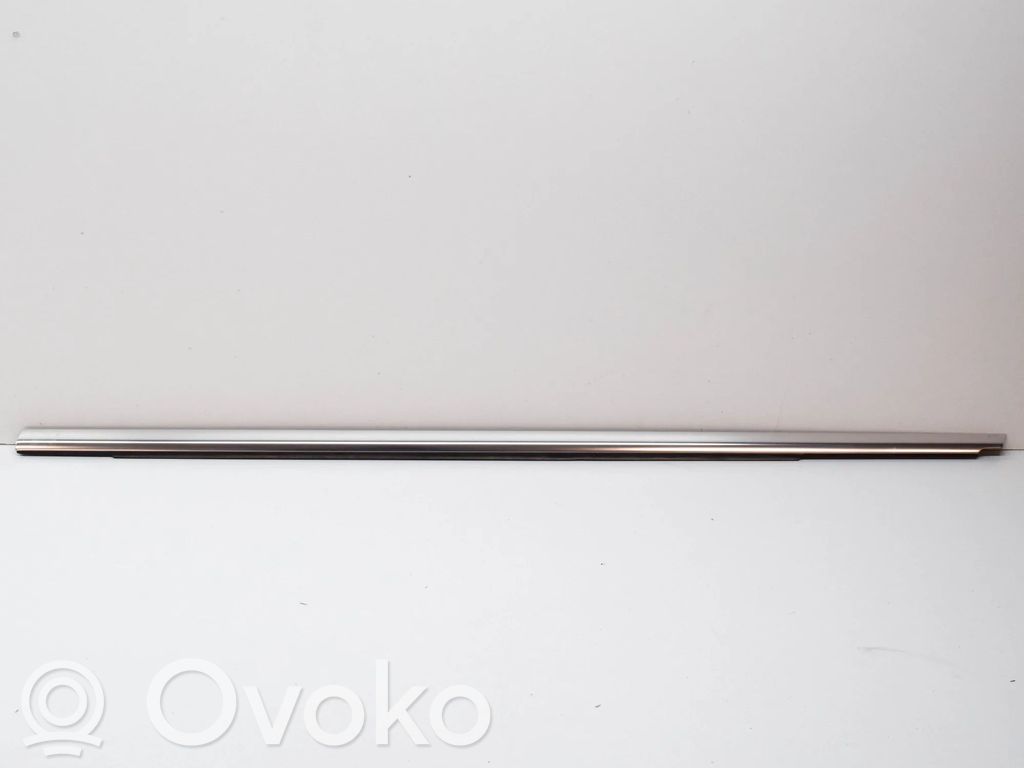 Listwa / Uszczelka szyby drzwi   A1677201302