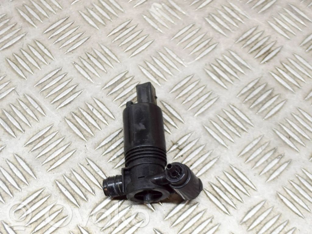 Volvo XC60 Windscreen/windshield washer pump 