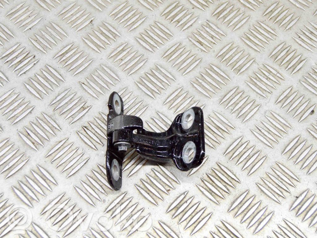 Rear door upper hinge   BJ32228A65CB