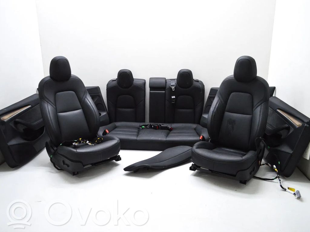 Interior set   1085939C1E,162188902C,109603103I,1455035C3D,1455036C3D,1457704C1A,158812802B,158812902B,162189102C