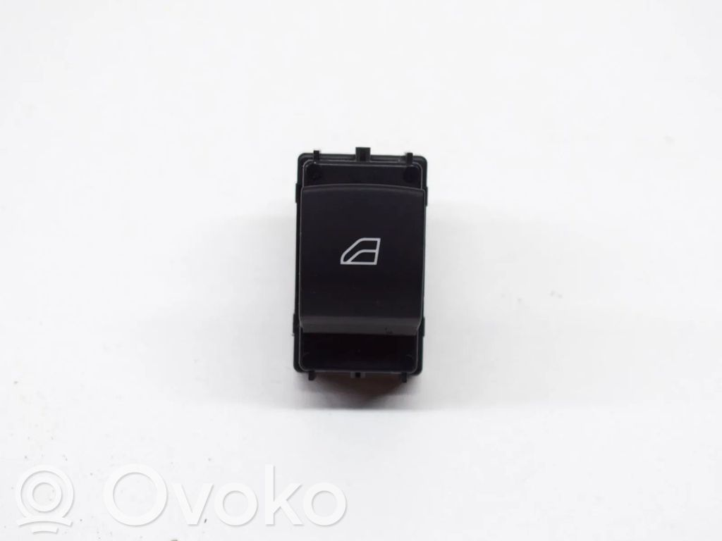 Volvo XC40 Electric window control switch 