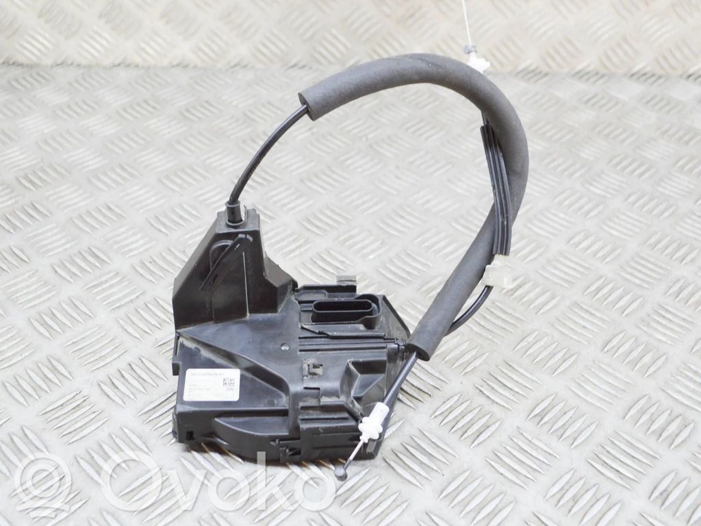 Jaguar I-Pace Coupe door lock (next to the handle) 