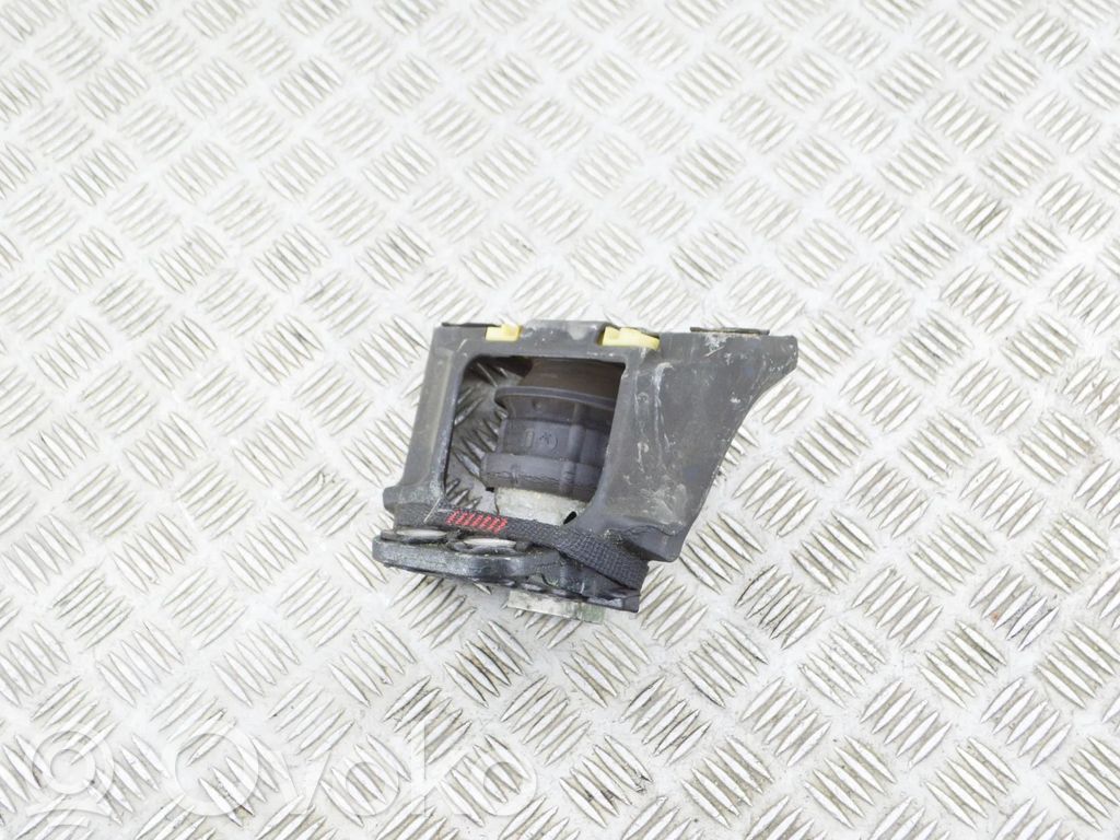 Volvo S90, V90 Engine mount bracket 