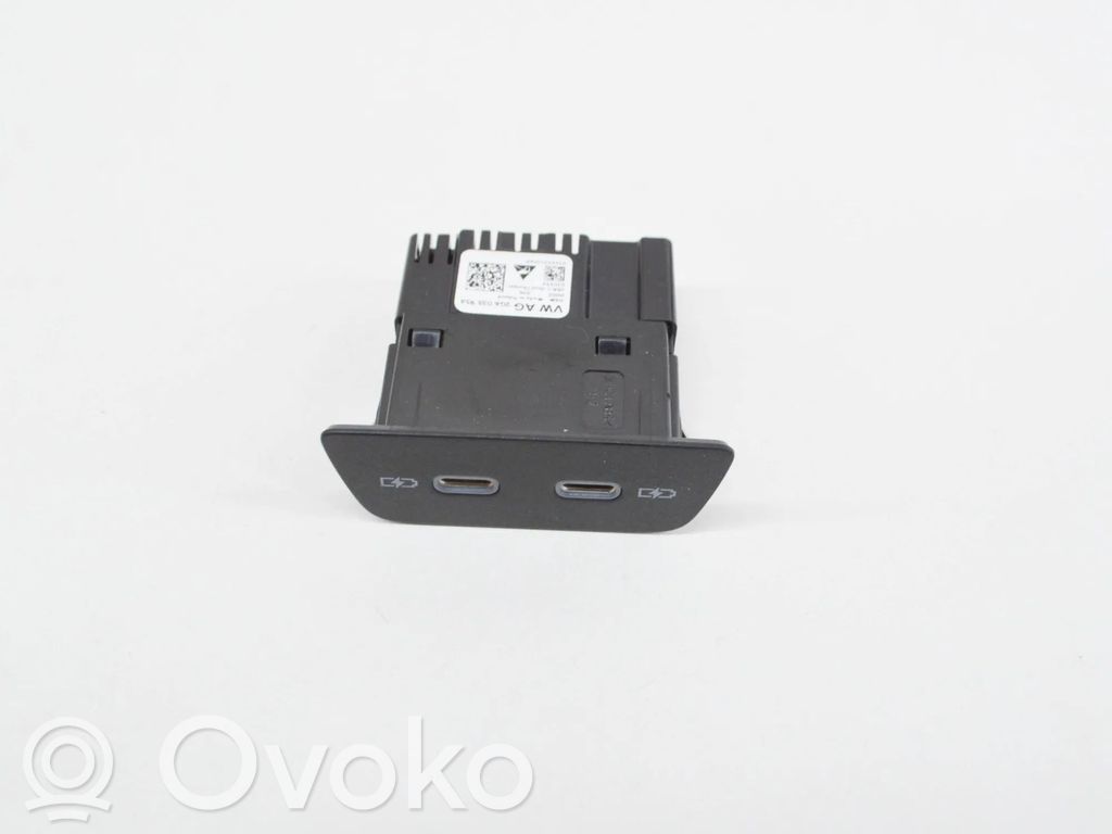Volkswagen Golf VIII Priză USB 