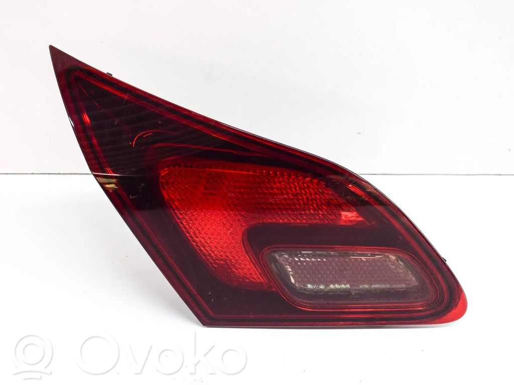 Opel Astra J Lampy tylnej klapy bagażnika 
