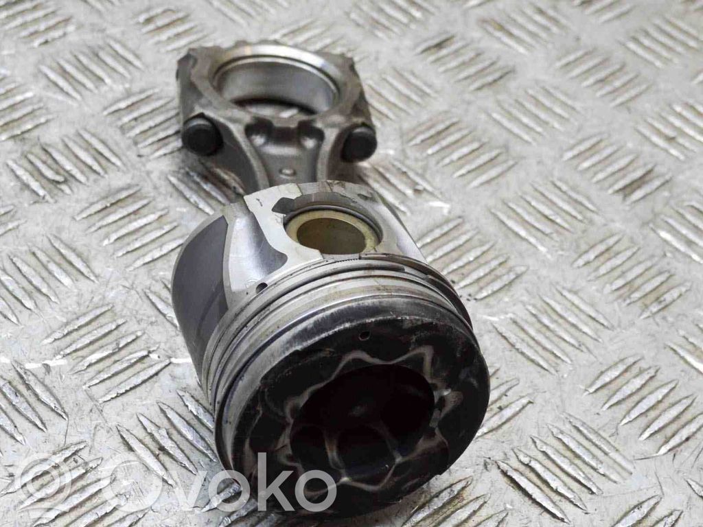 Opel Astra K Mäntä 