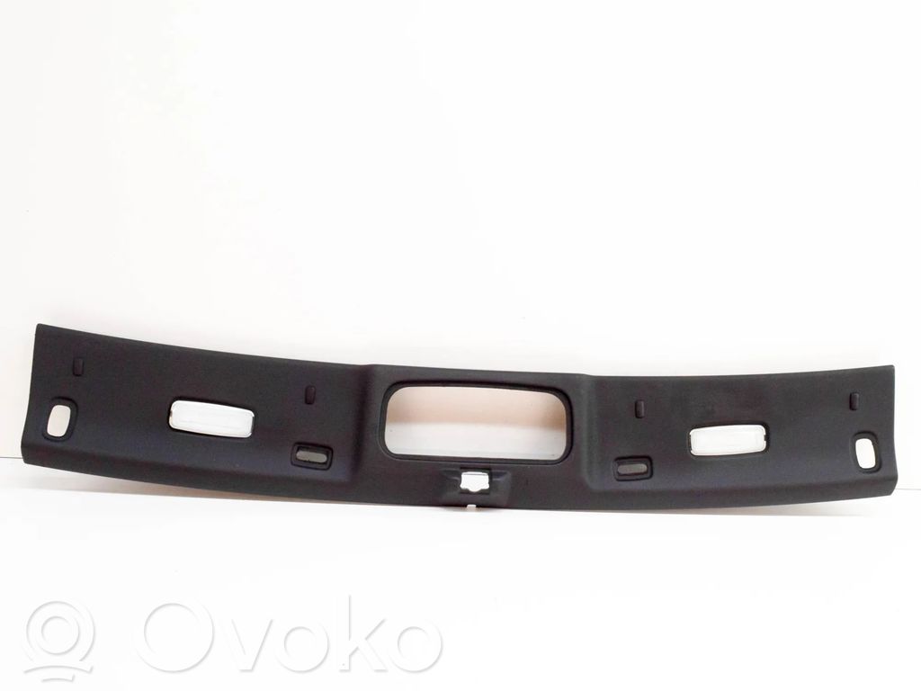 Listwa szyby czołowej / przedniej   8F0867360N