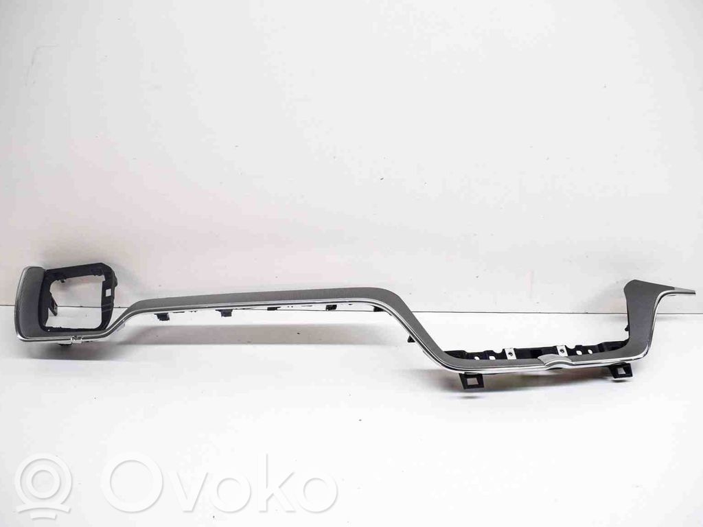 Volvo XC60 Kojelaudan hansikaslokeron lista 