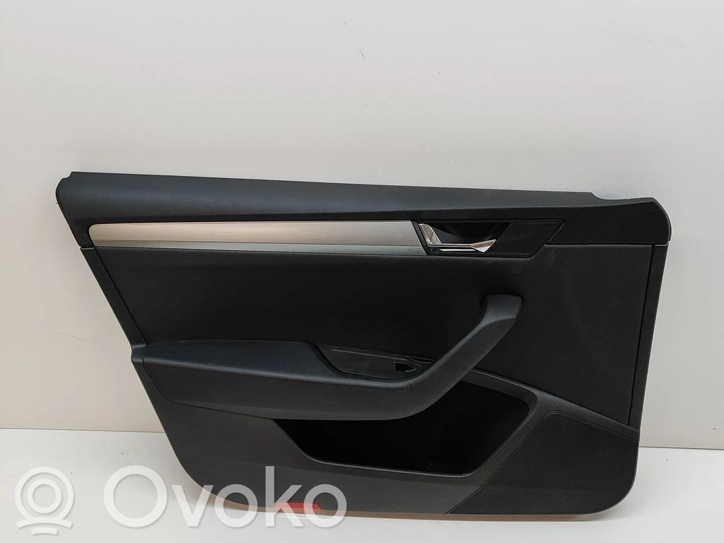 Skoda Superb B8 (3V) Boczki / Poszycie drzwi przednich 