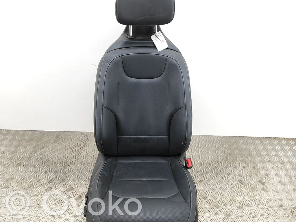 Fotel przedni pasażera   88200CV120CWD,88600CV800,88400CVFB0CWD