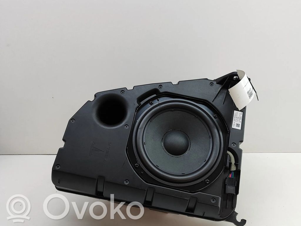 Tesla Model Y Altavoz subwoofer 