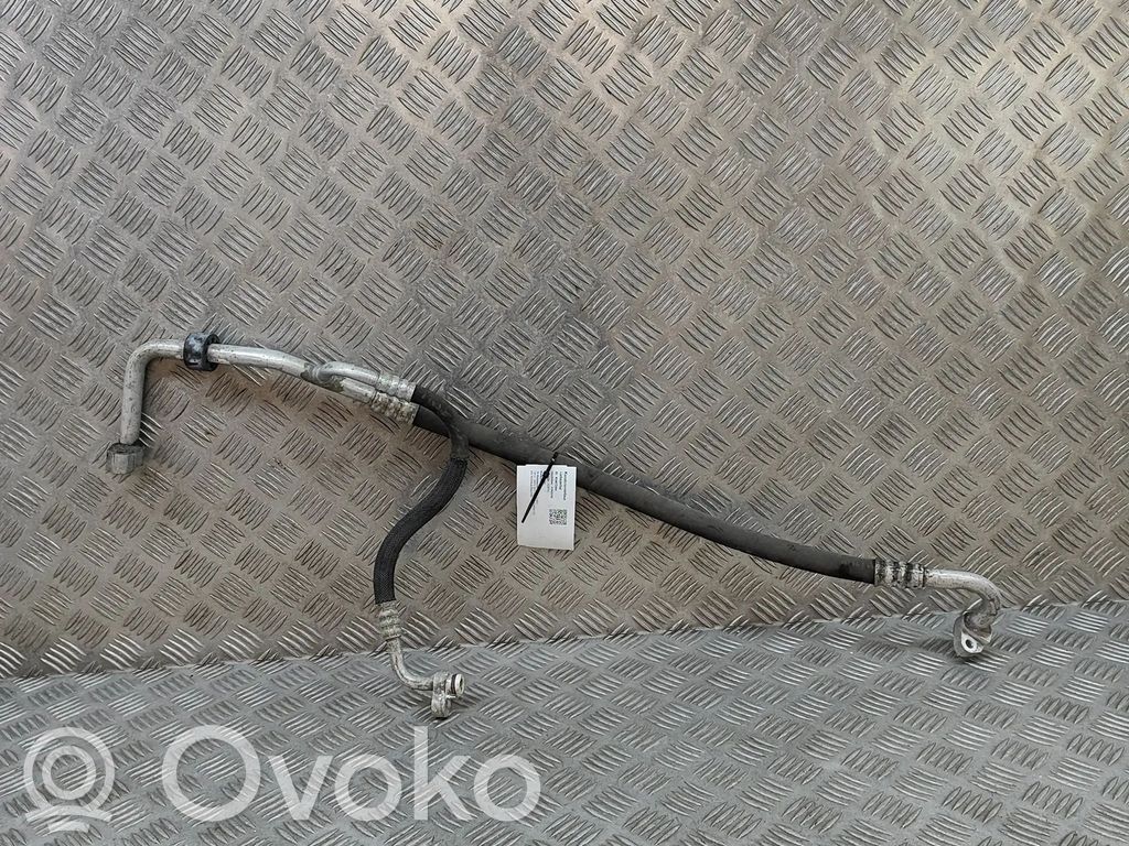 BMW i3 Ilmastointilaitteen putki (A/C) 
