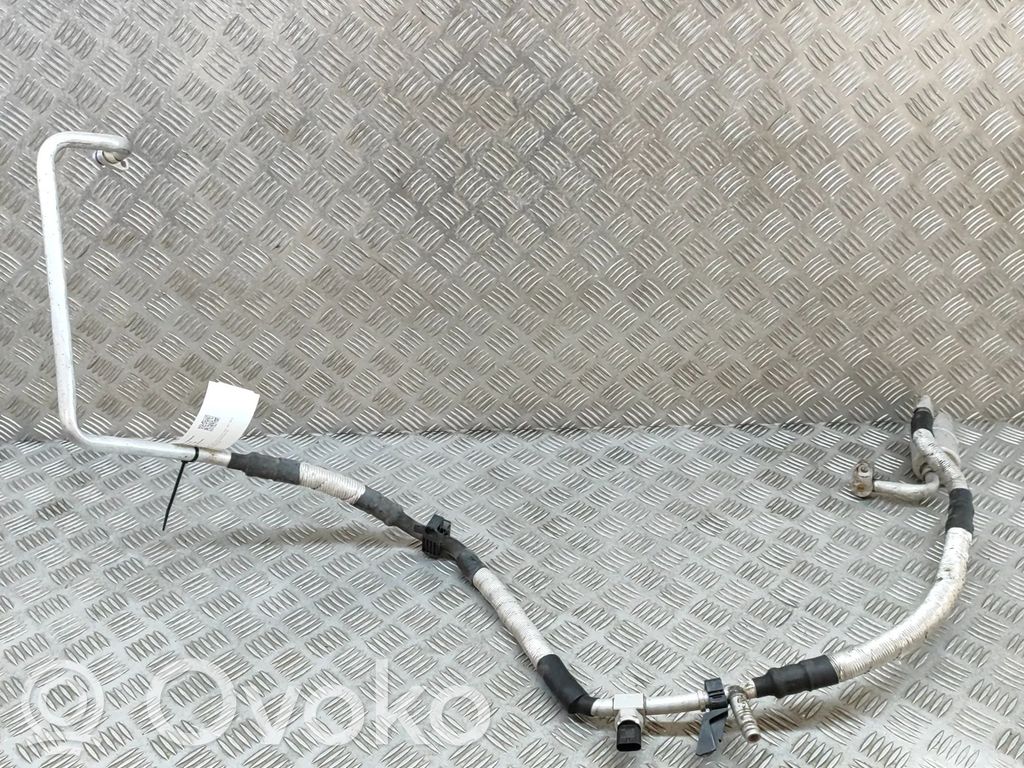 Volkswagen Golf VII Ilmastointilaitteen putki (A/C) 