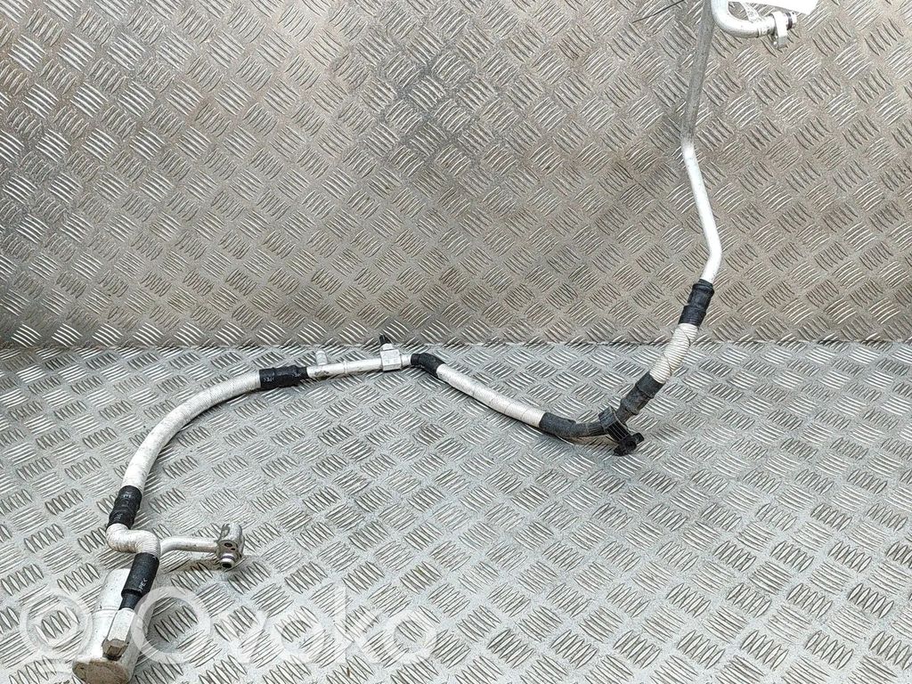 Volkswagen Golf VII Ilmastointilaitteen putki (A/C) 
