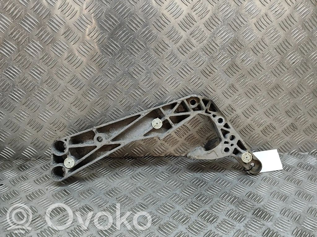 BMW X5 G05 Supporto di montaggio scatola del cambio 