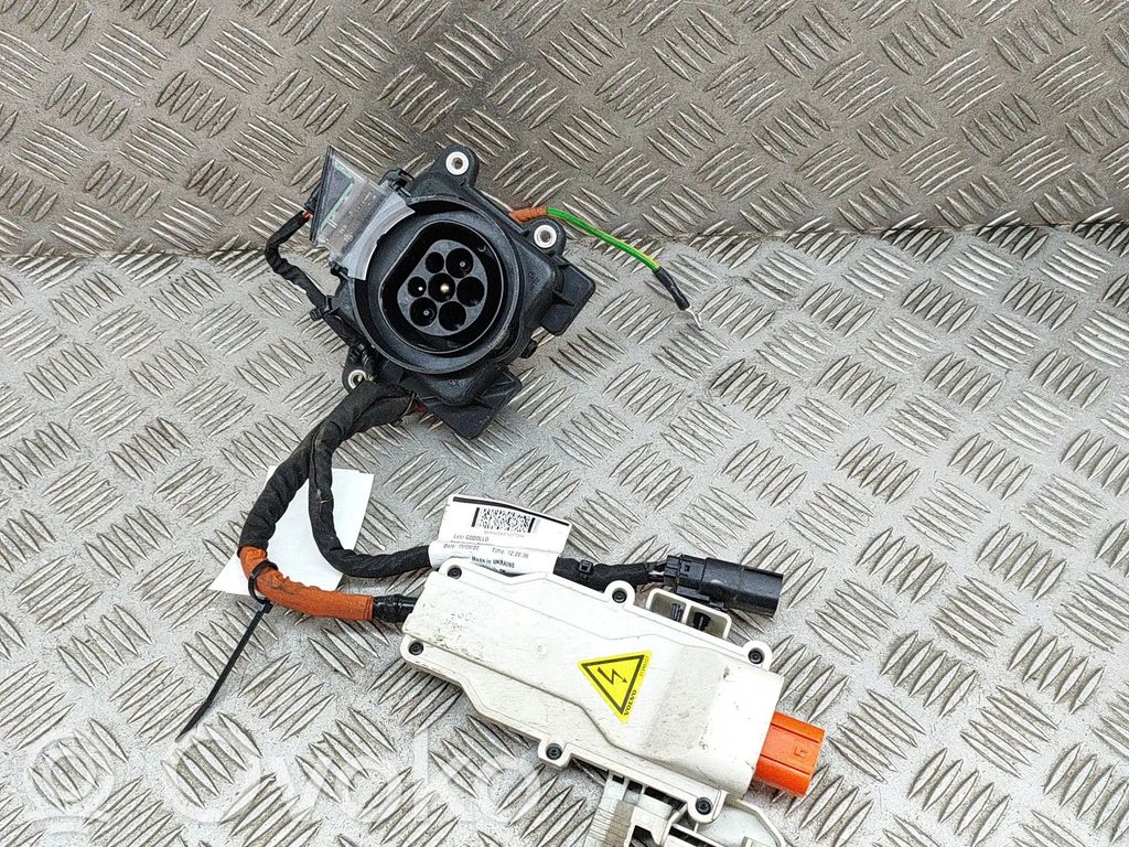 Kabel do ładowania samochodu elektrycznego   32266639,31438085