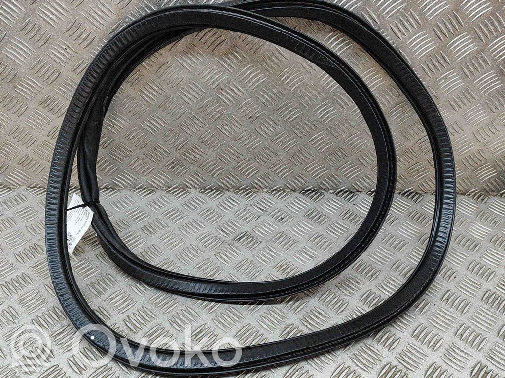 Volvo V60 Gumowa uszczelka drzwi tylnych 