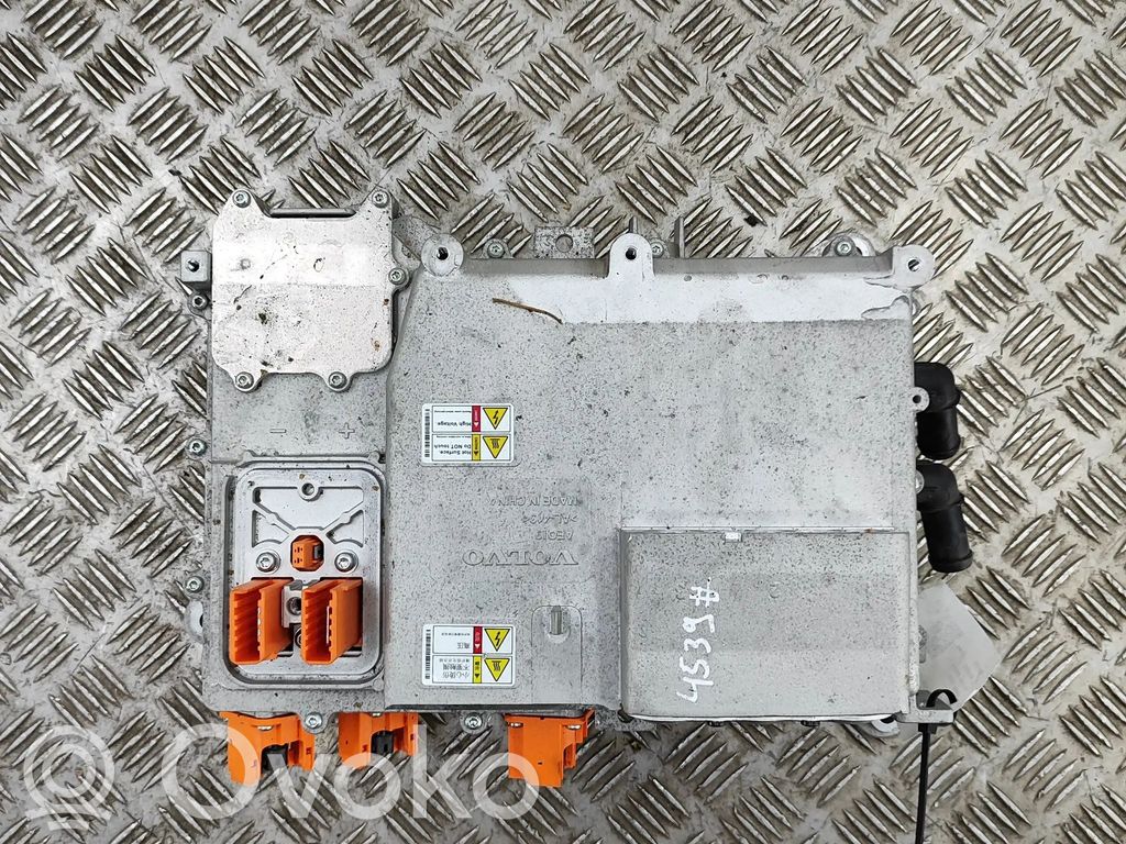 Polestar 2 Inversor/convertidor de voltaje 