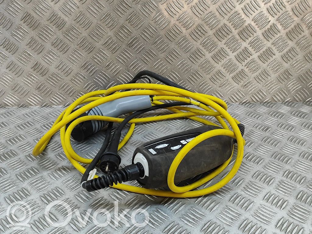 Volkswagen Golf VII Cable de carga del coche eléctrico 