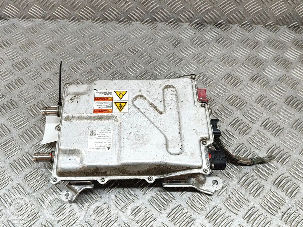 Inversor/convertidor de voltaje   106098500B