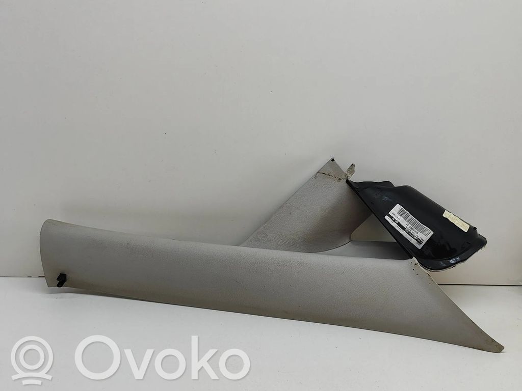 Mercedes-Benz Vito Viano W447 Osłona słupka szyby przedniej / A 