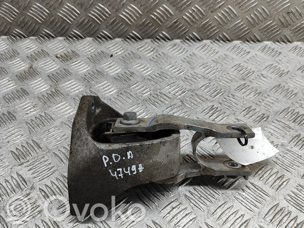 Volvo S90, V90 Engine mount bracket 