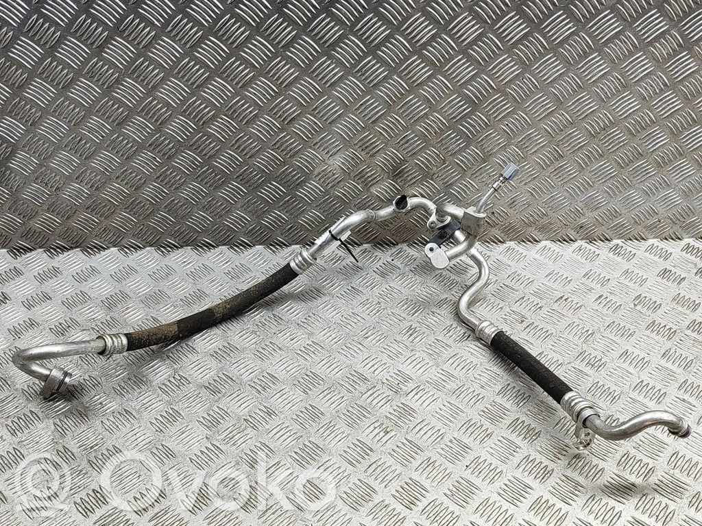 Tuyau de climatisation   1EA816743,1EA816739