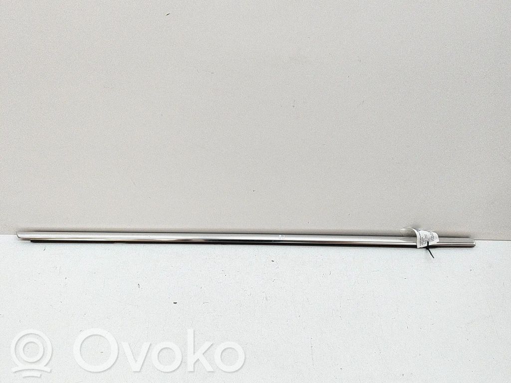 Volkswagen Touareg II Rivestimento del vetro della portiera