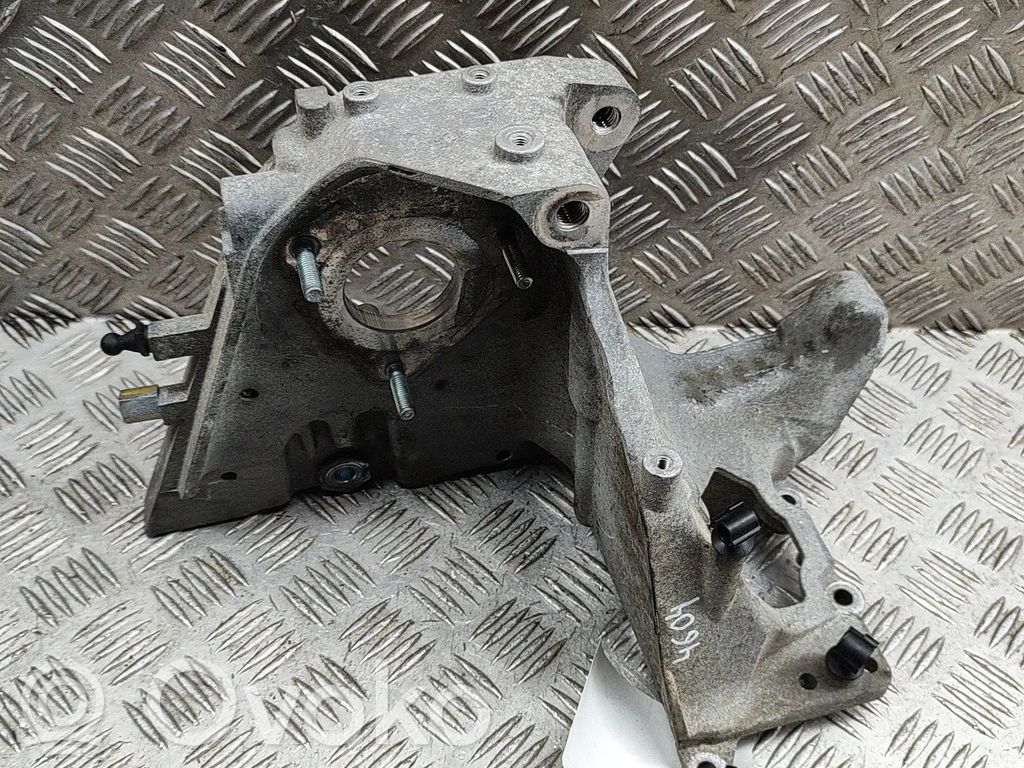 Jeep Renegade Generator/alternator bracket 