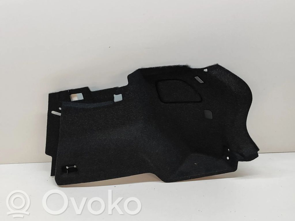 Volvo XC40 Boczek / Tapicerka / bagażnika 