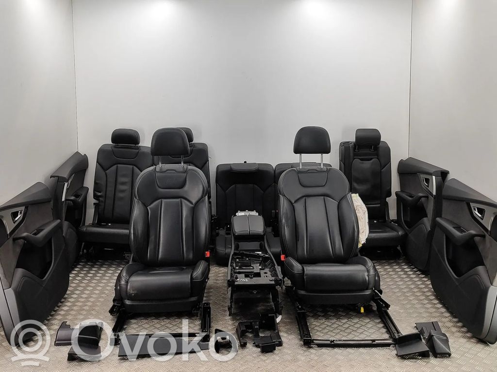 Audi Q7 4M Tapicerka / Komplet 