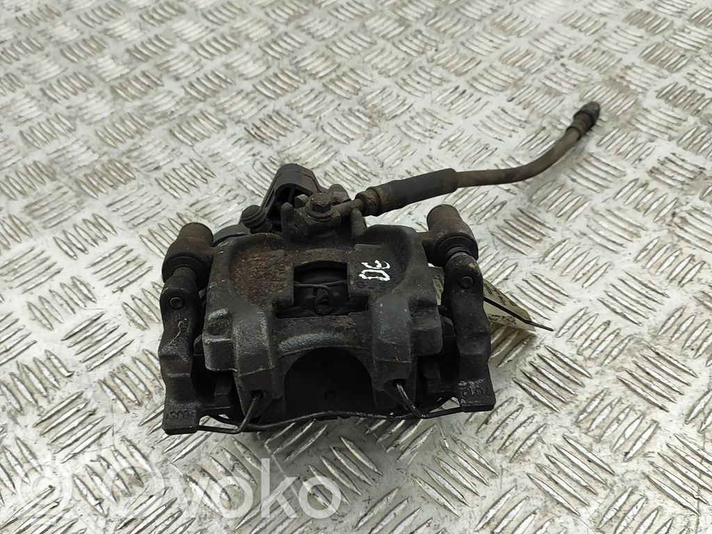 Audi Q2 - Tylny zacisk hamulcowy 