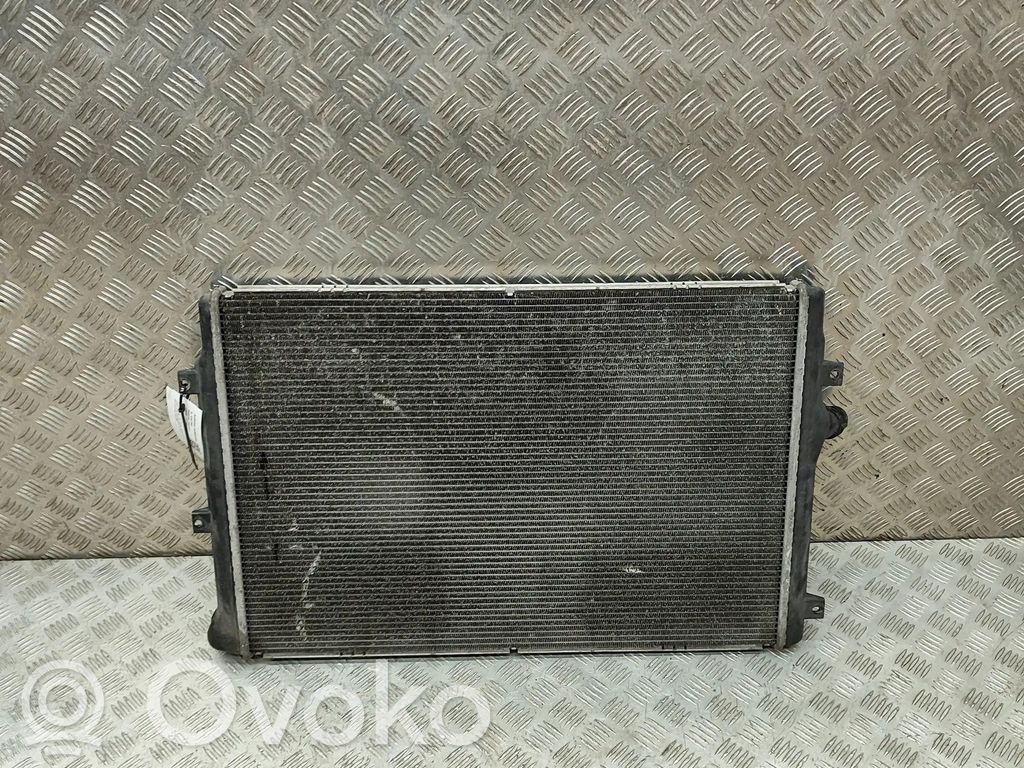 Volkswagen PASSAT B7 Radiateur de refroidissement